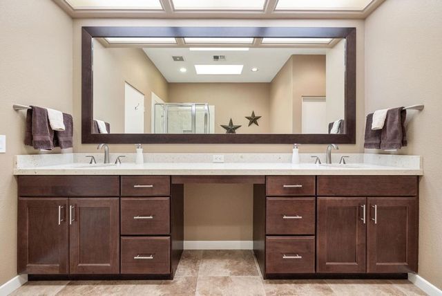 422 Desert Holly Drive, Palm Desert, CA 92211