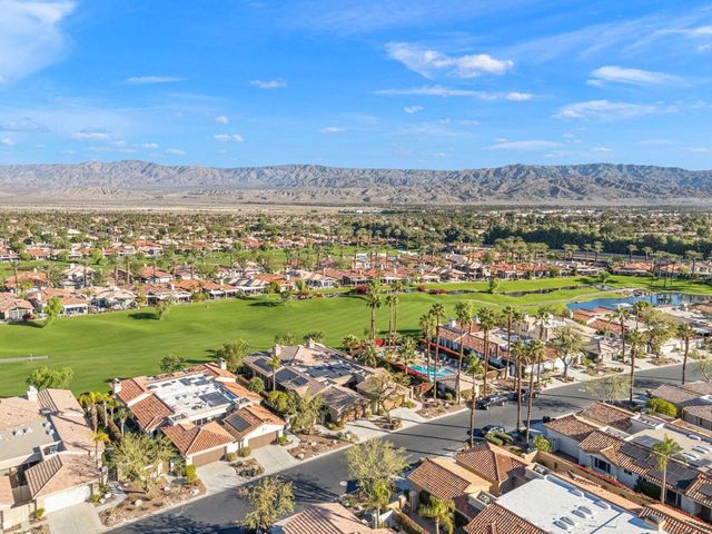 422 Desert Holly Drive, Palm Desert, CA 92211