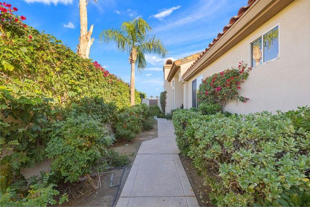 422 Desert Holly Drive, Palm Desert, CA 92211