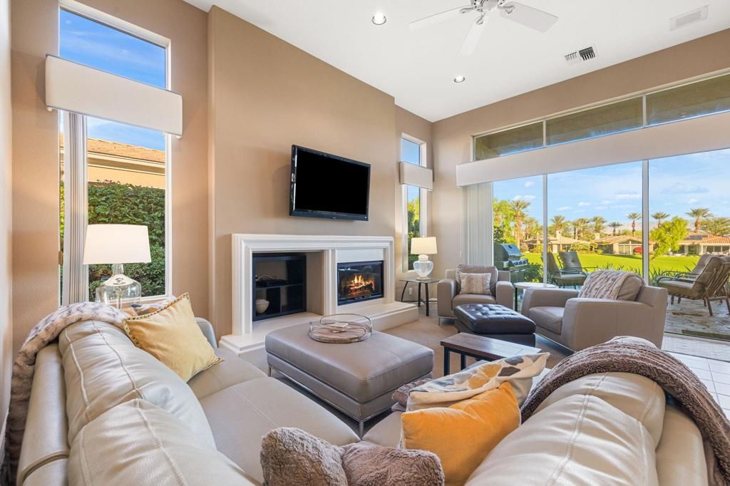 Image 15 of property listing at 422 Desert Holly Drive, Palm Desert, CA 92211