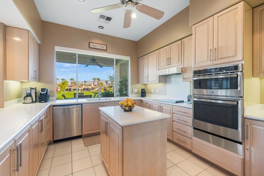 Image 17 of property listing at 422 Desert Holly Drive, Palm Desert, CA 92211