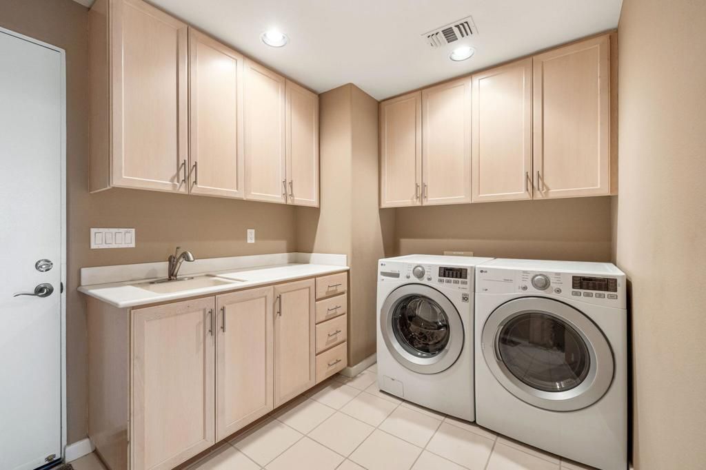 Image 43 of property listing at 422 Desert Holly Drive, Palm Desert, CA 92211