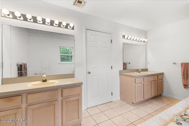 7 Cecilia Court, Howell, NJ 07731