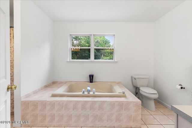 7 Cecilia Court, Howell, NJ 07731