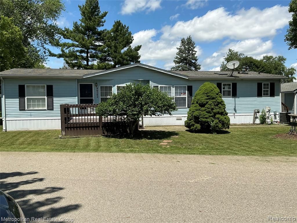 49582 Main Drive, Plymouth, MI 48170