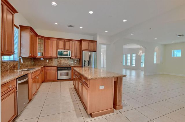 8290 NW 105th Ln, Parkland, FL 33076