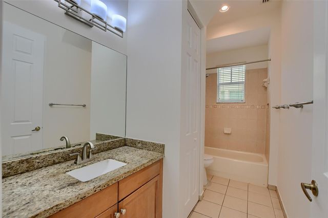 8290 NW 105th Ln, Parkland, FL 33076