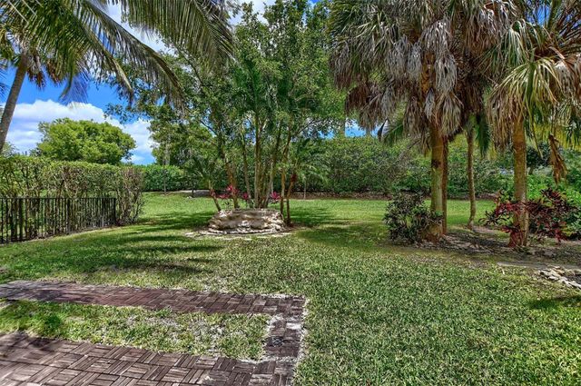 8290 NW 105th Ln, Parkland, FL 33076