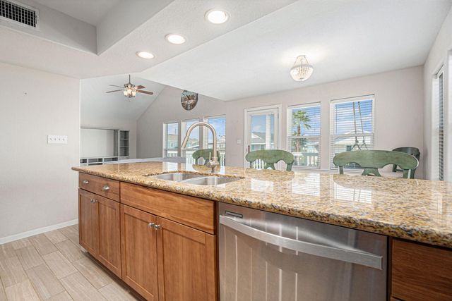 4207 Reeves Drive, Galveston, TX 77554