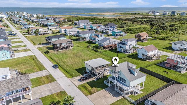 4207 Reeves Drive, Galveston, TX 77554