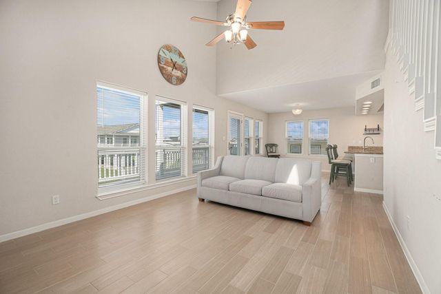 4207 Reeves Drive, Galveston, TX 77554