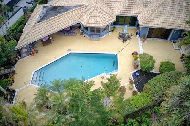 21258 Greenwood Court, Boca Raton, FL 33433