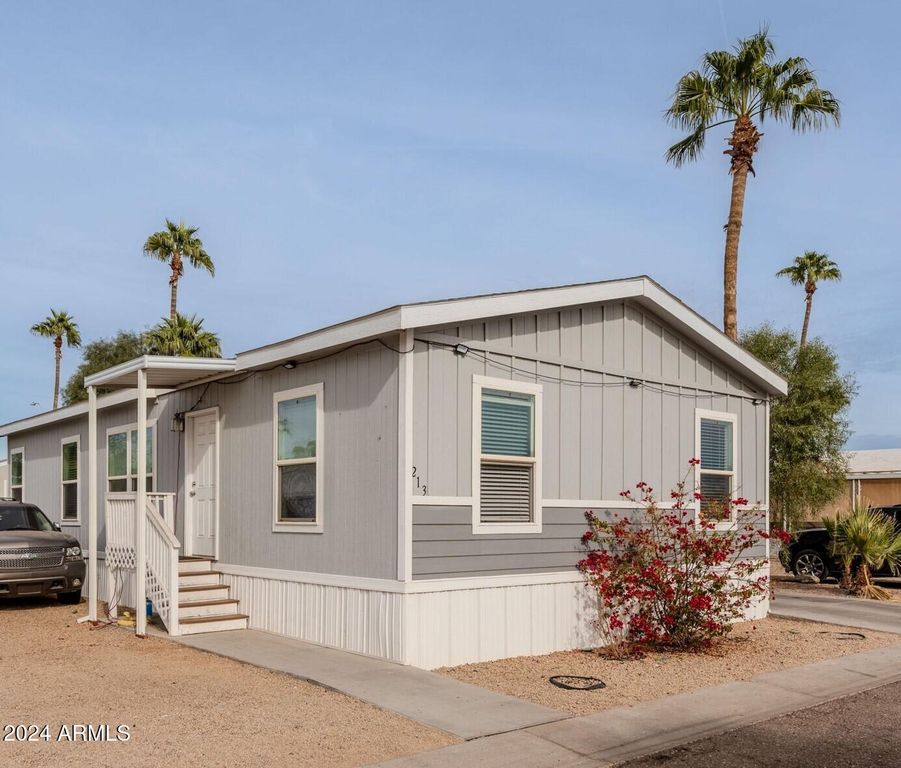 625 W MCKELLIPS Road 213, Mesa, AZ 85201 — exterior