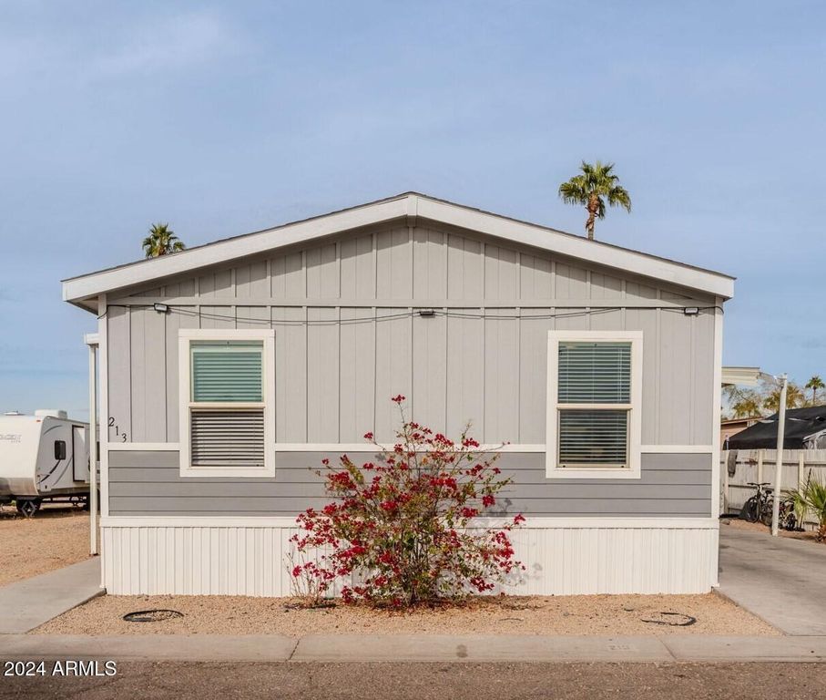 625 W MCKELLIPS Road 213, Mesa, AZ 85201 — photo 2