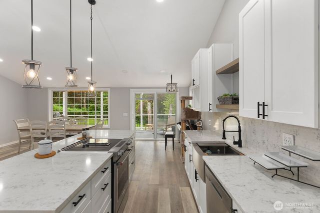 4110 152nd Street SW, Lynnwood, WA 98087
