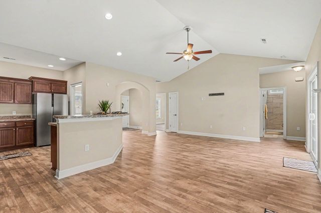 168 Baylee Circle, Galivants Ferry, SC 29544