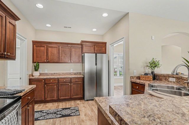 168 Baylee Circle, Galivants Ferry, SC 29544