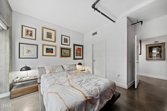 645 W 9th Street 200, Los Angeles, CA 90015