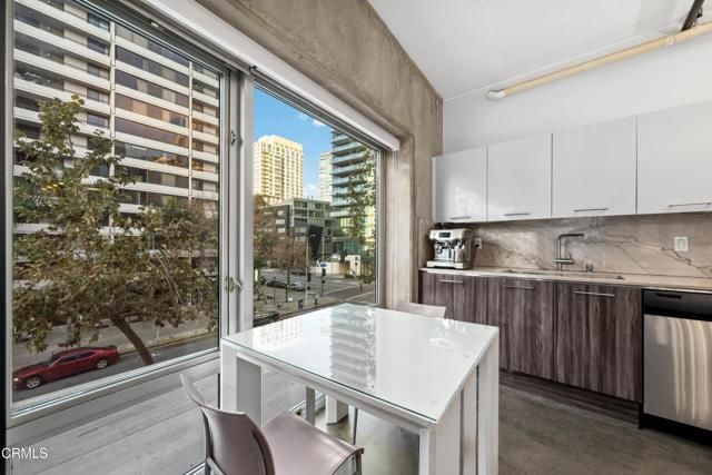 645 W 9th Street 200, Los Angeles, CA 90015