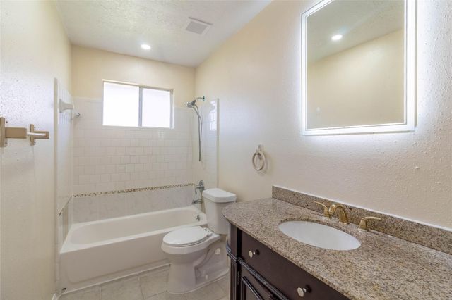 17414 Davenway Dr, Houston, TX 77084