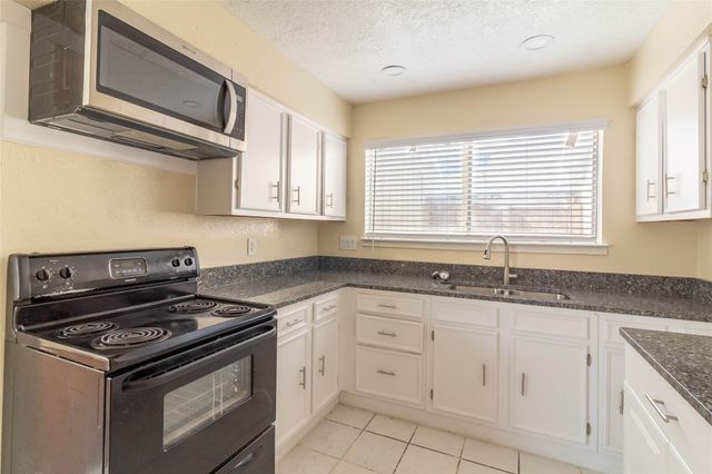 17414 Davenway Dr, Houston, TX 77084