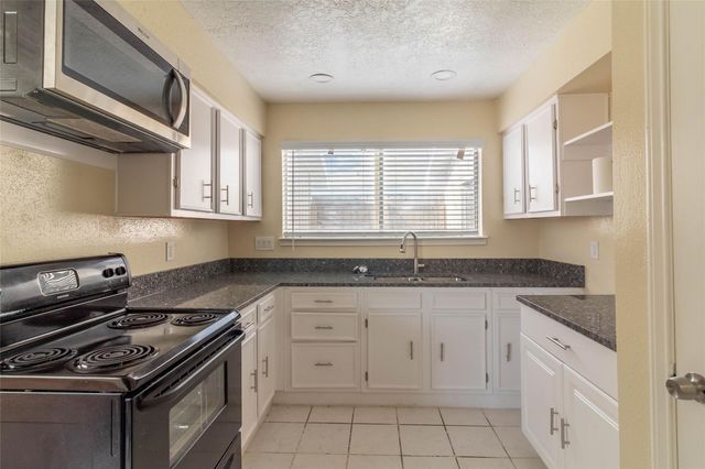 17414 Davenway Dr, Houston, TX 77084