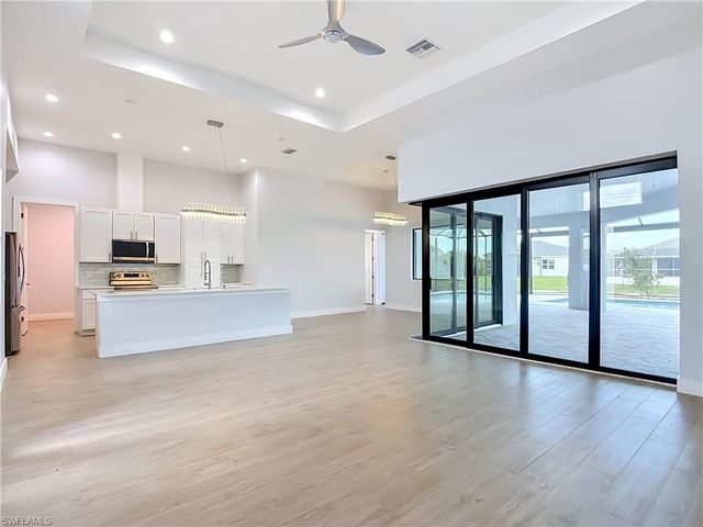 620 SW 26th ST, Cape Coral, FL 33914