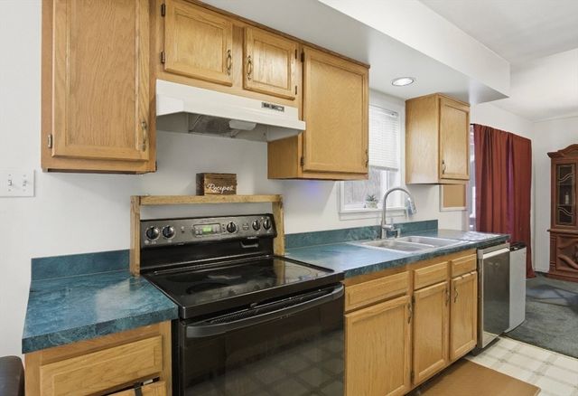 51 Notch Rd, North Adams, MA 01247