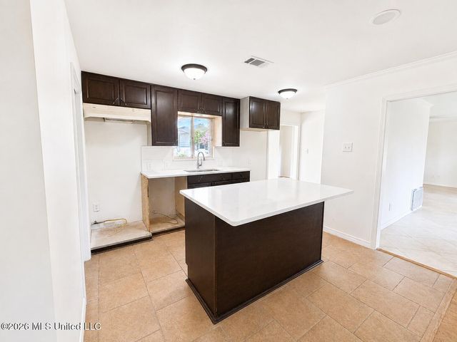2421 Regency Drive, Biloxi, MS 39532