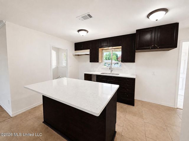 2421 Regency Drive, Biloxi, MS 39532