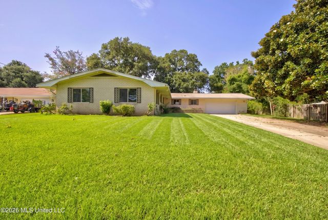 2421 Regency Drive, Biloxi, MS 39532
