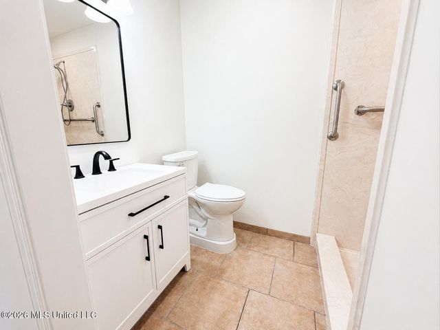 2421 Regency Drive, Biloxi, MS 39532