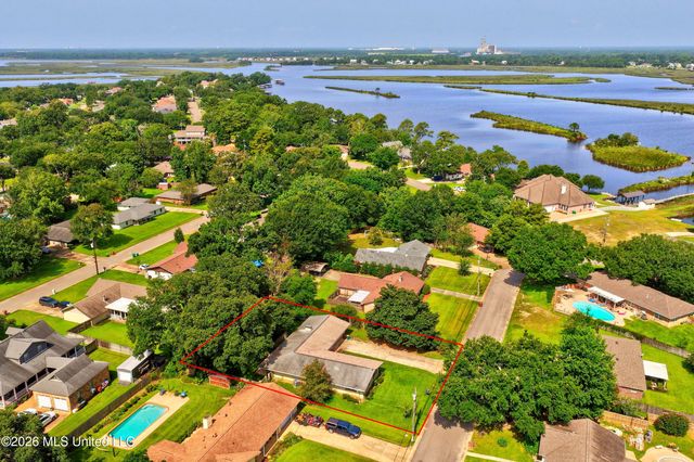 2421 Regency Drive, Biloxi, MS 39532