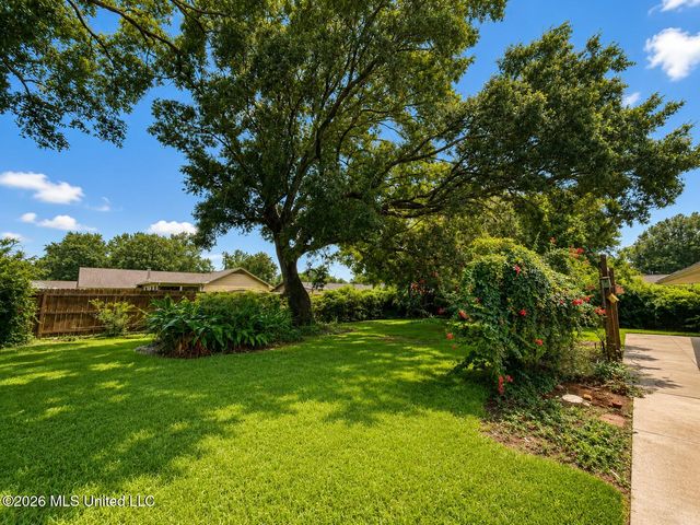 2421 Regency Drive, Biloxi, MS 39532