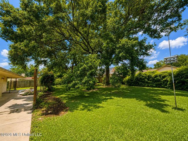 2421 Regency Drive, Biloxi, MS 39532