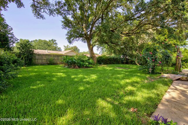 2421 Regency Drive, Biloxi, MS 39532
