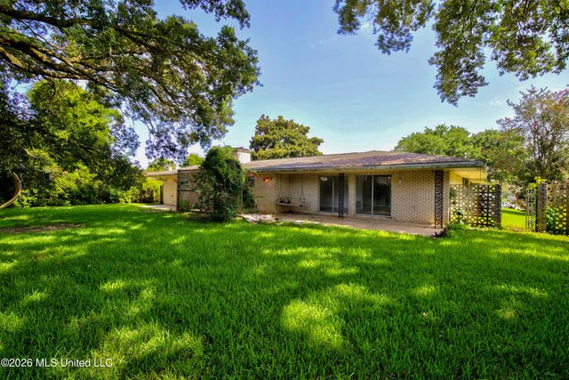 2421 Regency Drive, Biloxi, MS 39532