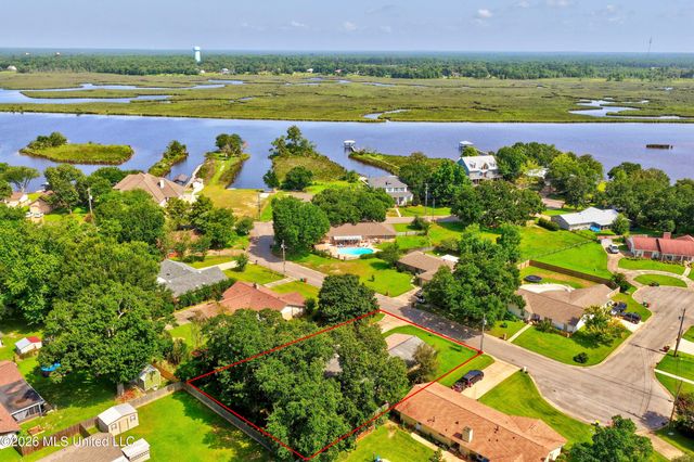 2421 Regency Drive, Biloxi, MS 39532