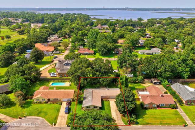 2421 Regency Drive, Biloxi, MS 39532