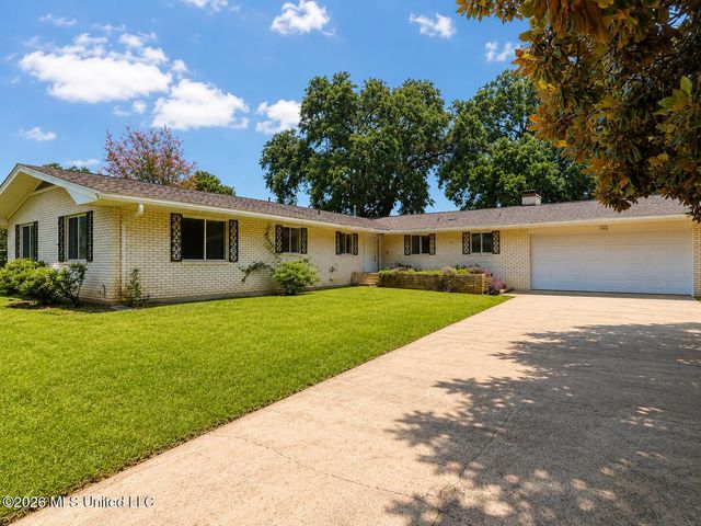 2421 Regency Drive, Biloxi, MS 39532