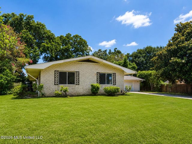 2421 Regency Drive, Biloxi, MS 39532