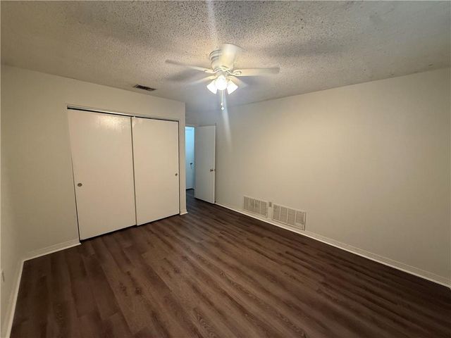 1513 Deerwood Drive E, Mobile, AL 36618