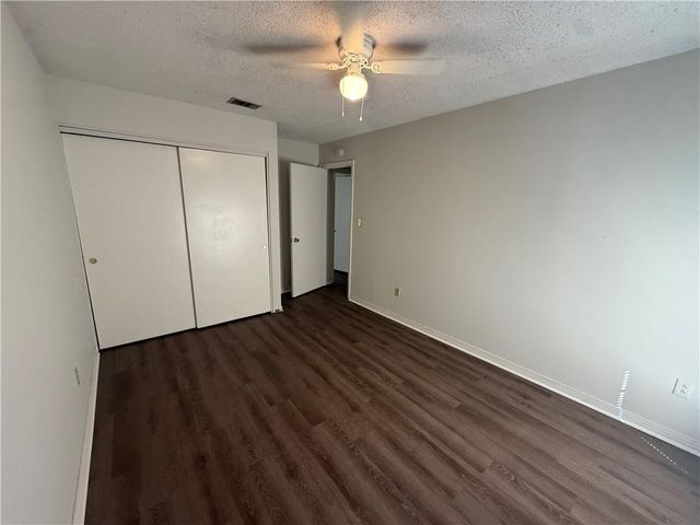 1513 Deerwood Drive E, Mobile, AL 36618