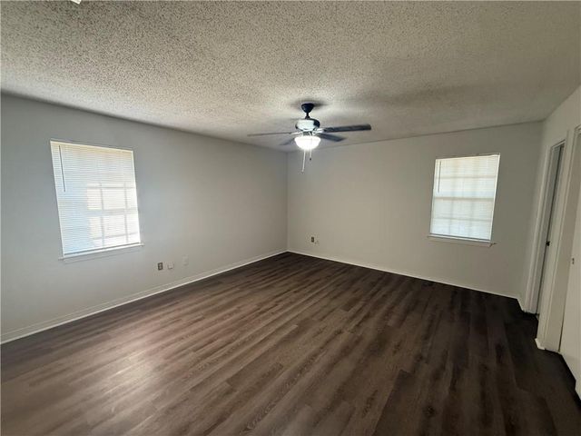 1513 Deerwood Drive E, Mobile, AL 36618