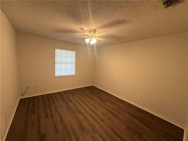 1513 Deerwood Drive E, Mobile, AL 36618