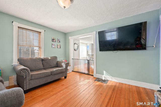 5 Wall Street, Middletown, CT 06457