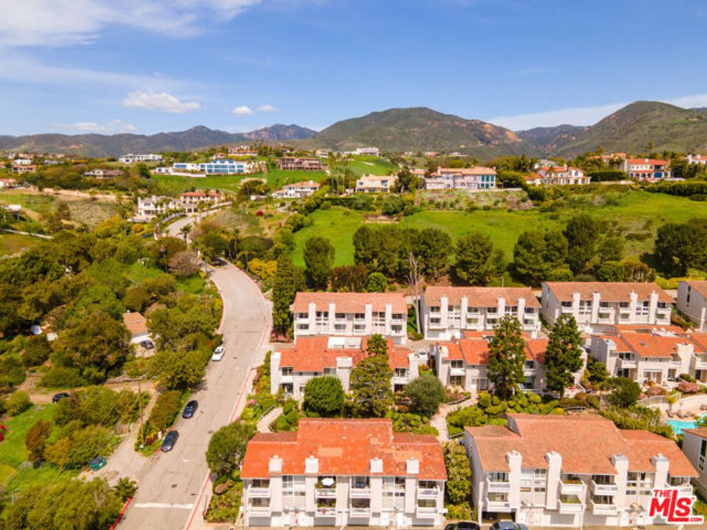 28288 Rey De Copas Lane, Malibu, CA 90265