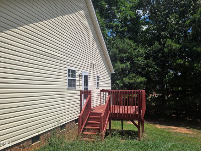 116 Cliffdale Road, Holly Springs, NC 27540