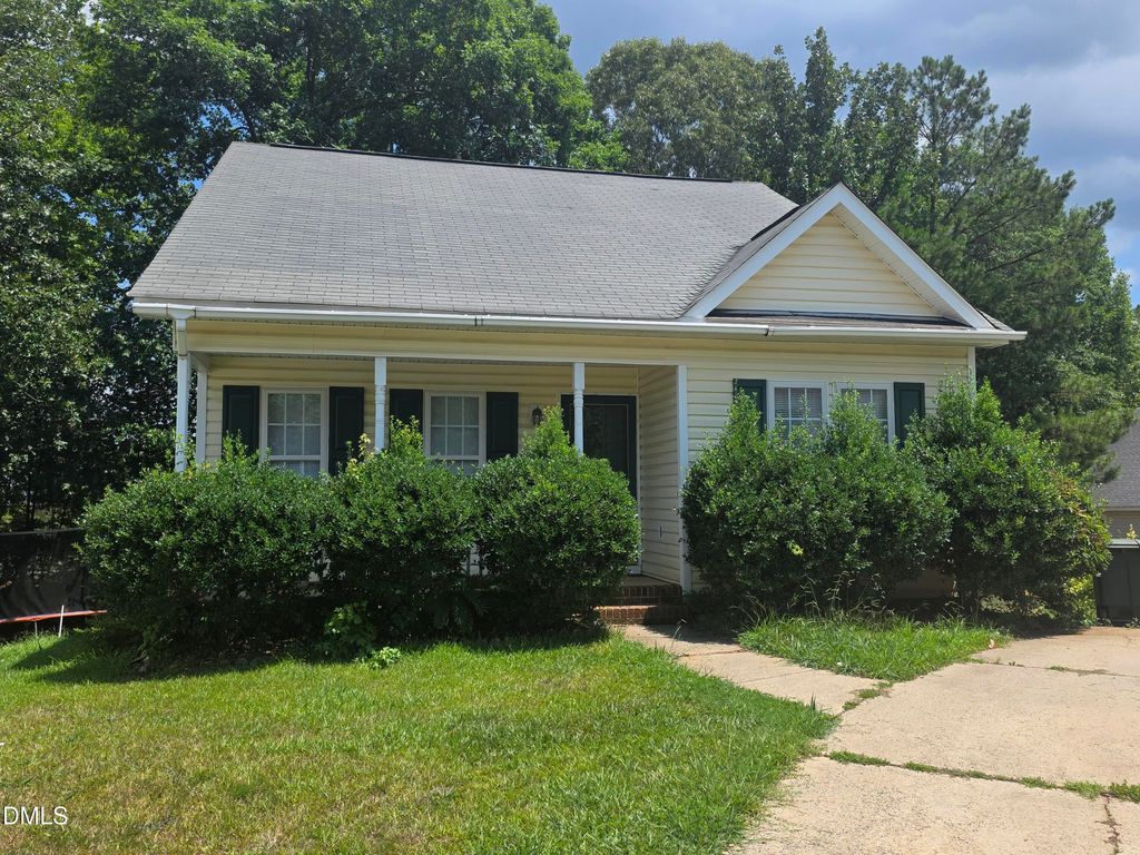 116 Cliffdale Road, Holly Springs, NC 27540