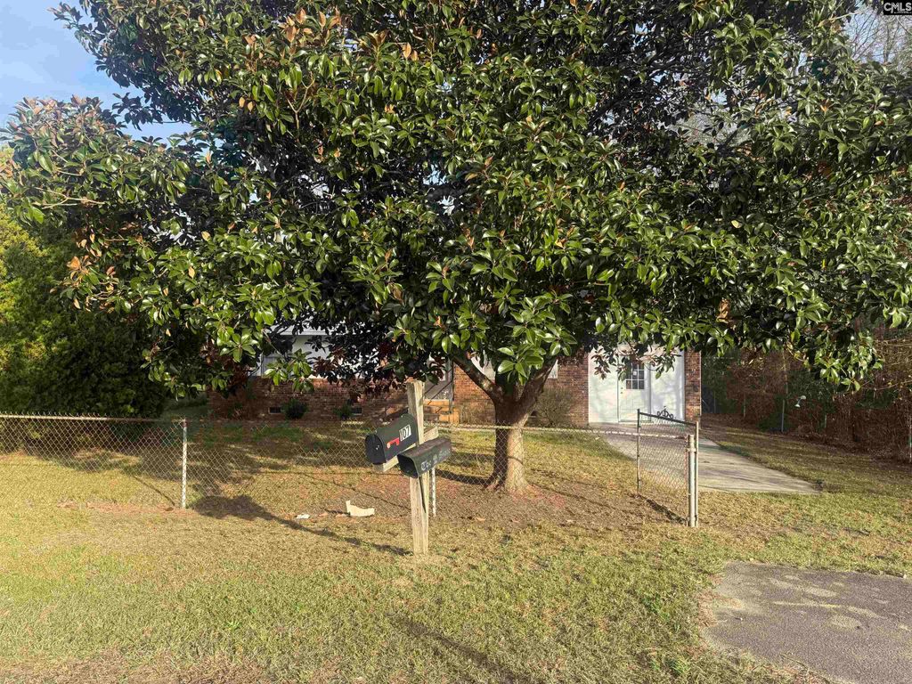 107 Ault Road, Hopkins, SC 29061